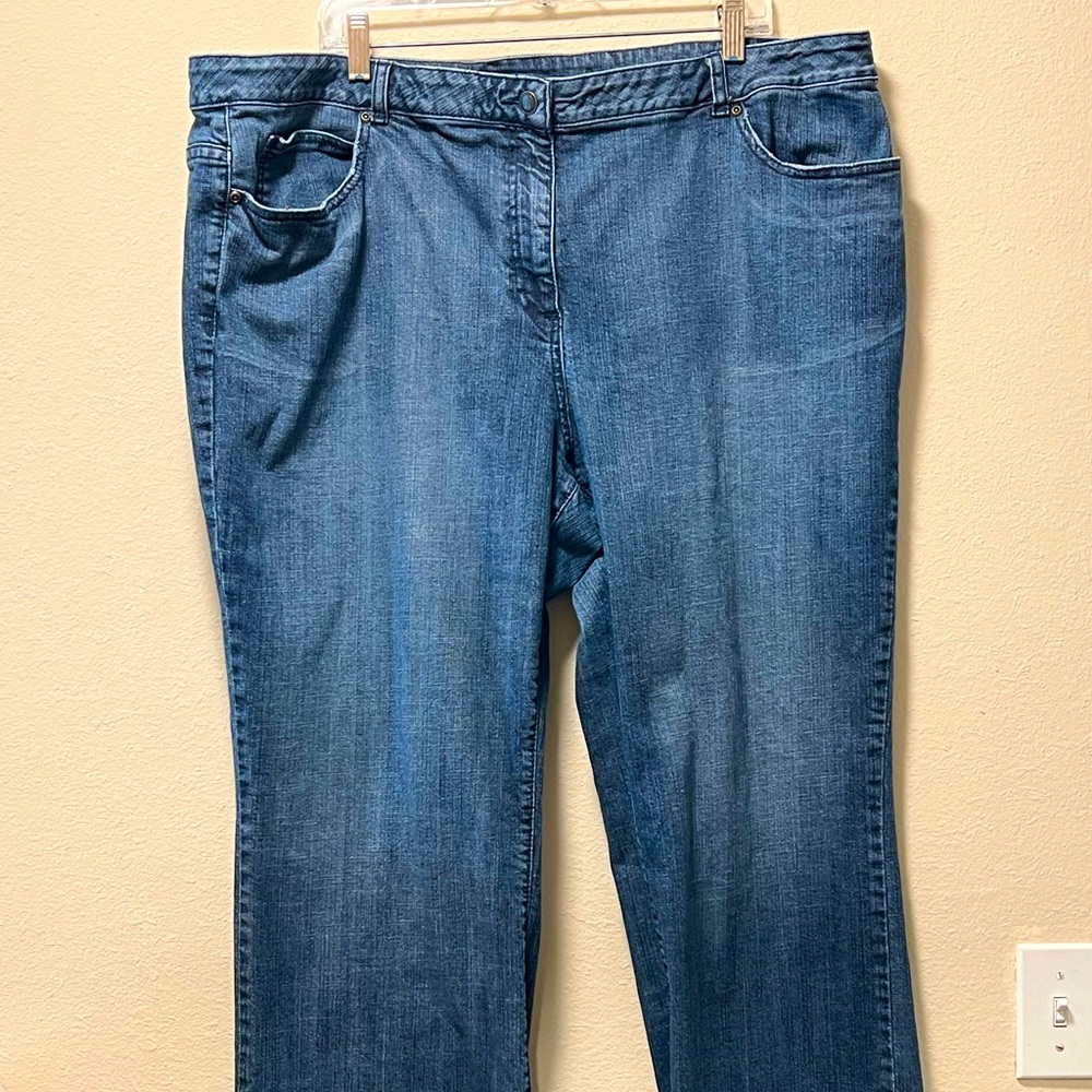 INC ~ Comfy & Flattering Boot Cut jeans